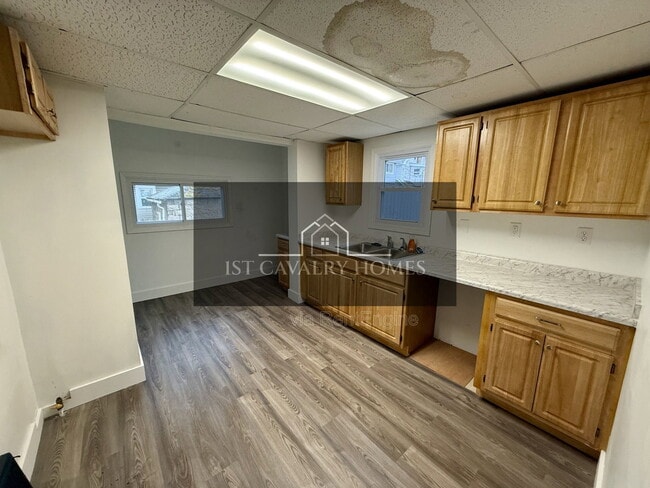 Building Photo - 846 Lee Dr