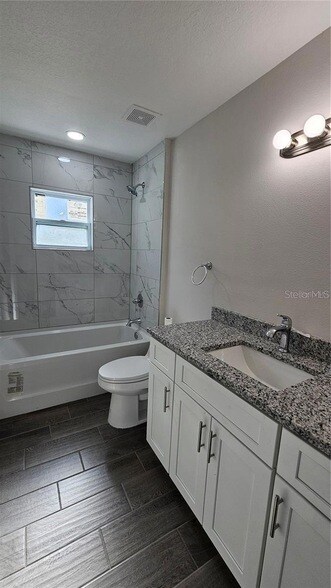 Building Photo - 604 Lime Ave