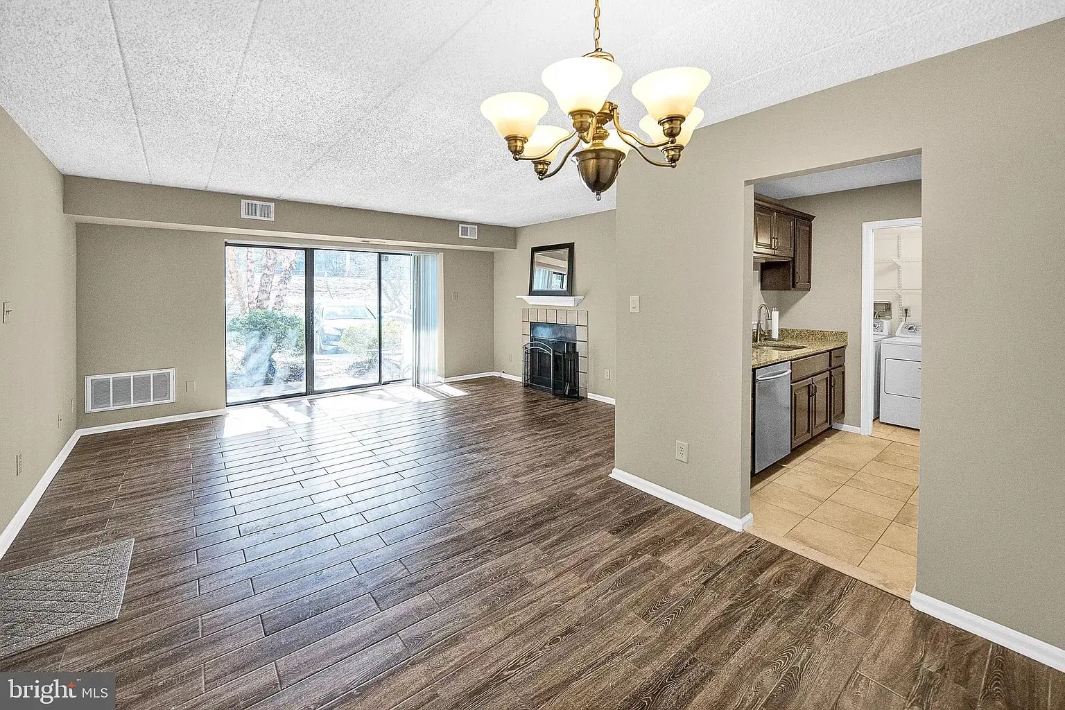 Building Photo - 61 Le Forge Ct