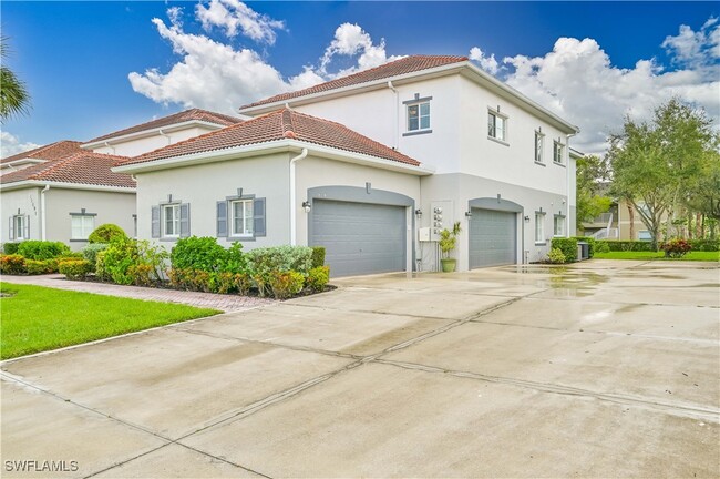Building Photo - 12091 Santaluz Dr