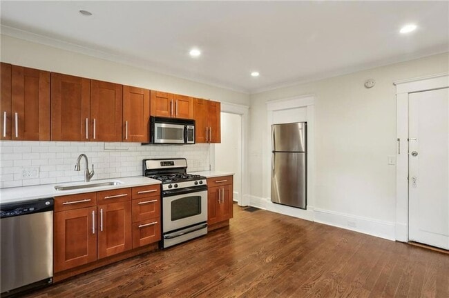 Building Photo - 385 10th St NE