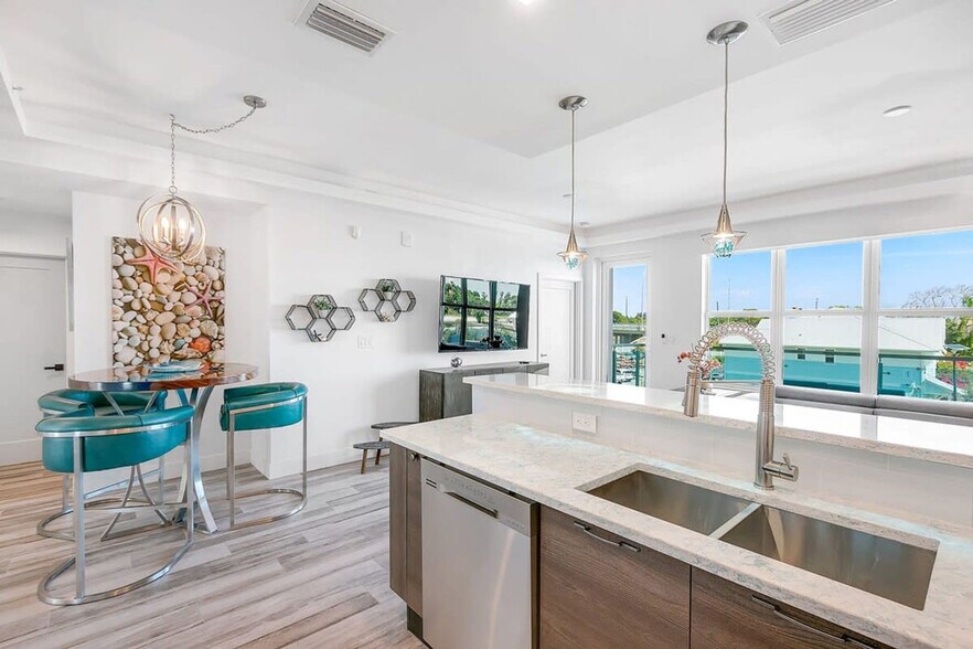Building Photo - 202 Ivory Coral Ln