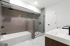 Building Photo - 1830 Montrose St