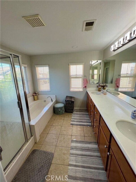 Building Photo - 27139 Dolostone Way