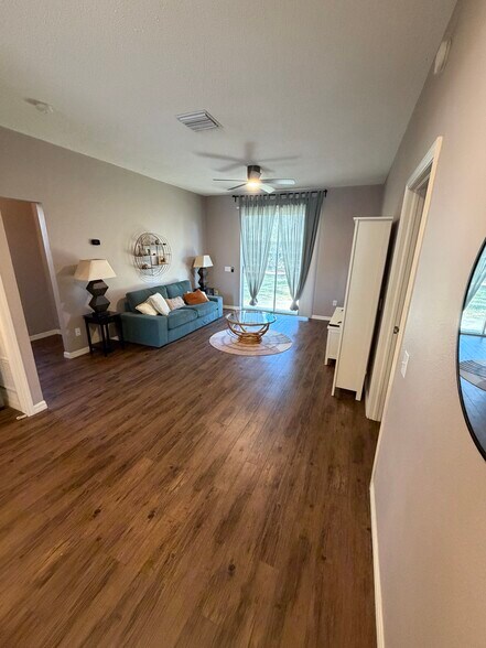 Building Photo - 4815 Pennecott Way