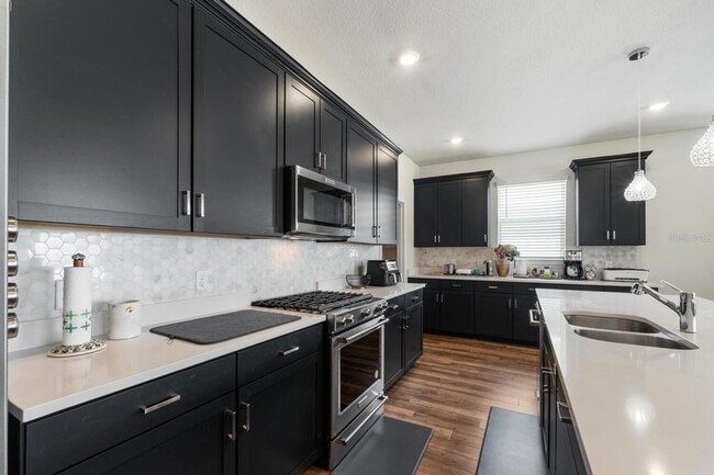 Building Photo - 13673 Fresh Ivy St