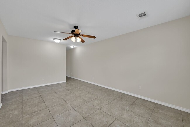 Building Photo - 170 S Bend Ct