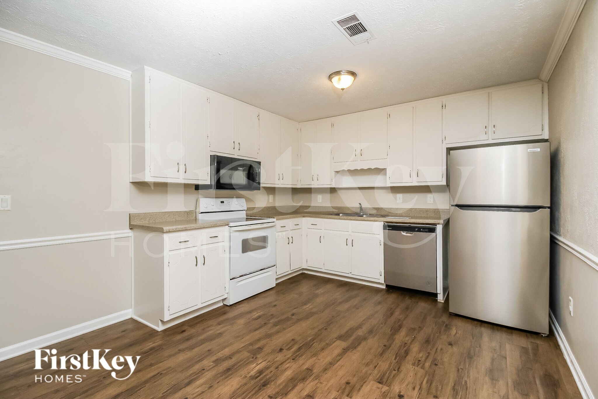 Building Photo - 388 Scenic Ln