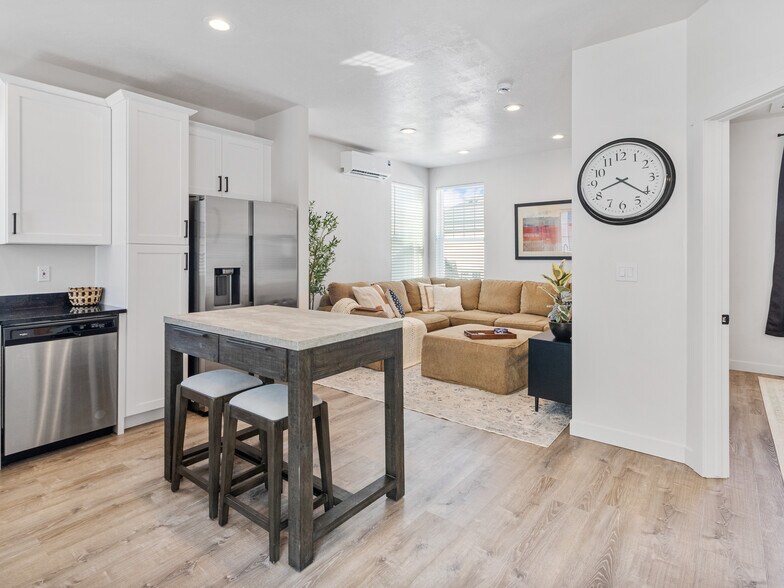 Building Photo - 11393 S Watercourse Rd