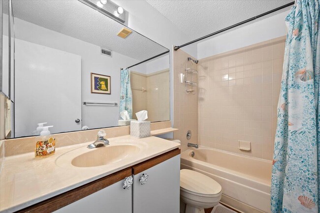 Building Photo - 301 Mainsail Cir