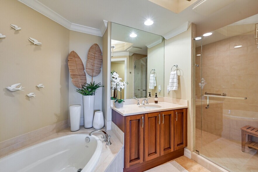 Building Photo - 4761 W Bay Blvd