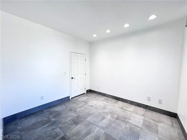 Building Photo - 6955 N Durango Dr