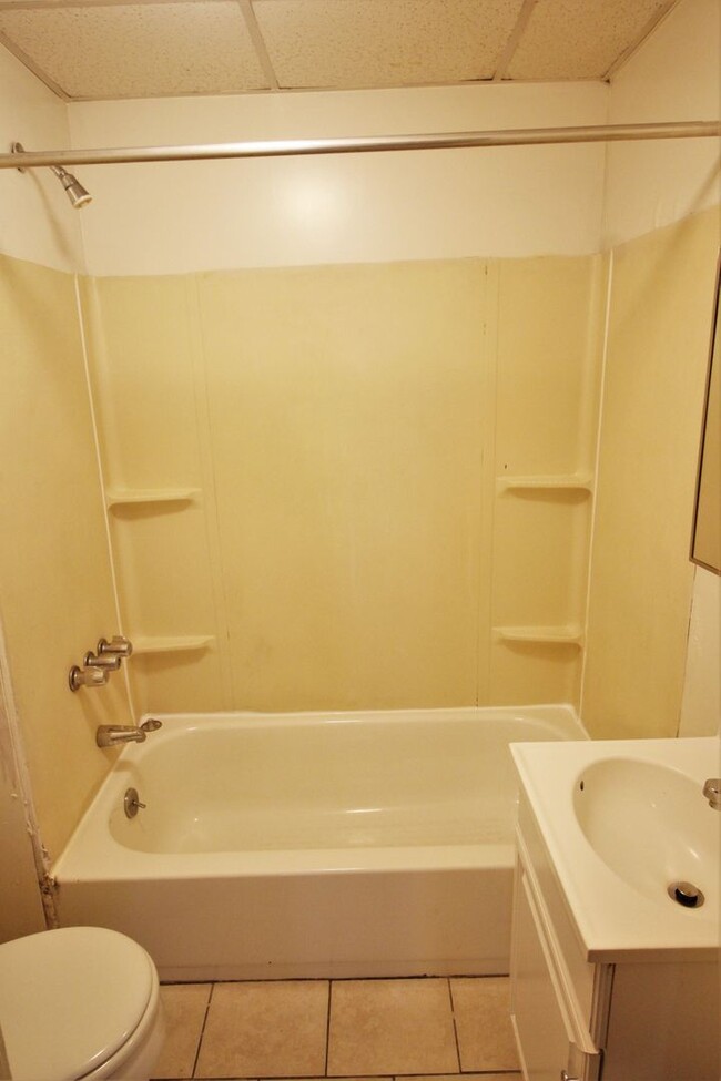 Building Photo - 2025/2026 JHU Off-Campus Awesome 6bd/3ba s...