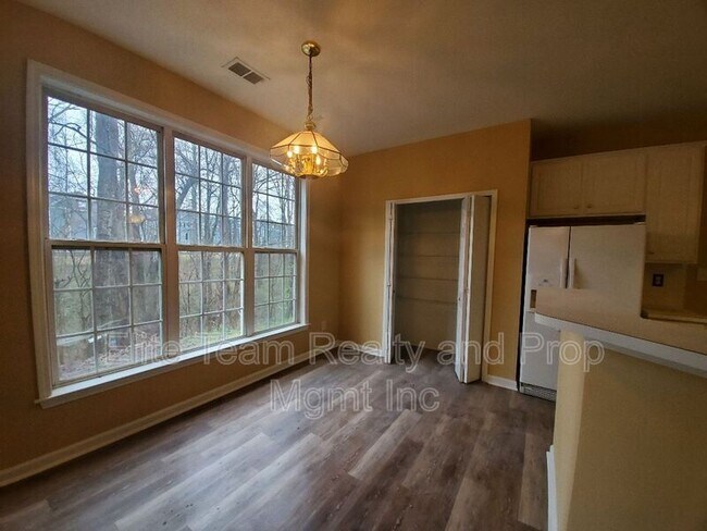 Building Photo - 10903 Chastain Parc Dr