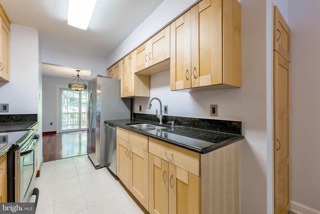 Building Photo - 7603 Heatherton Ln