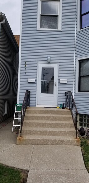 Building Photo - 4417 N Keokuk Ave