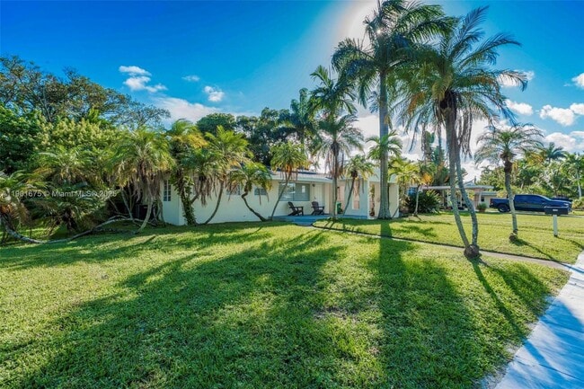 Building Photo - 230 NE 2nd Pl