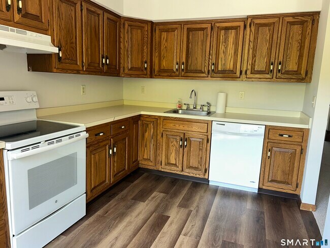 Building Photo - 17 Eagle Rock Cir
