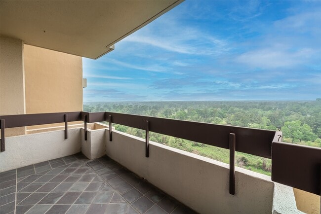 Building Photo - 14655 Champion Forest Dr Dr