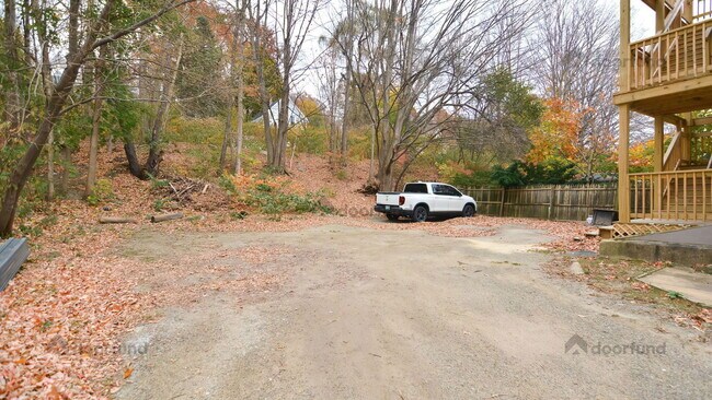 Building Photo - 144 Franklin St