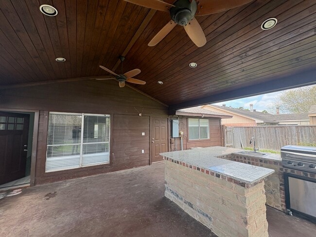 Building Photo - 3723 Westmeadow Dr