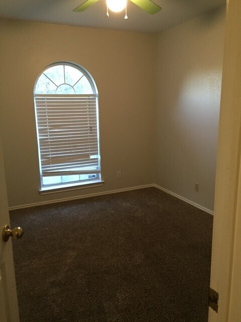 Building Photo - 3402 Warfield Dr