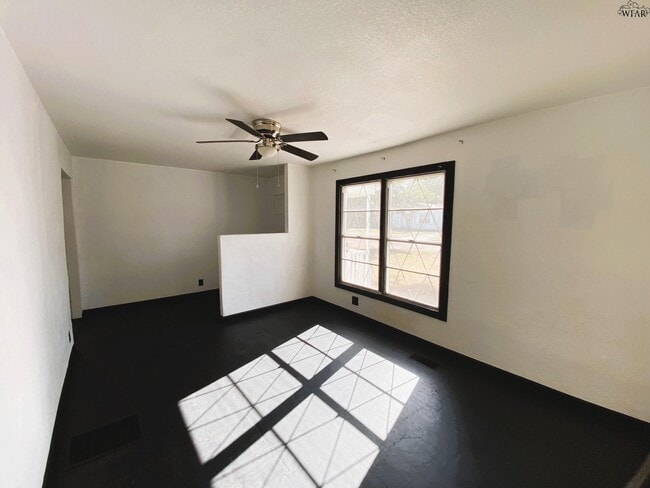 Building Photo - 309 Rockwood Dr