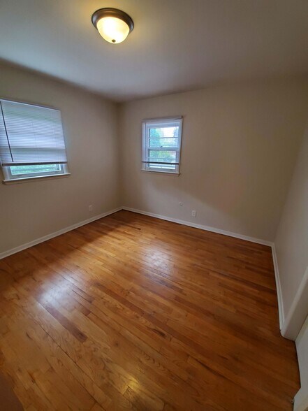 Building Photo - 76 Union Ave SE