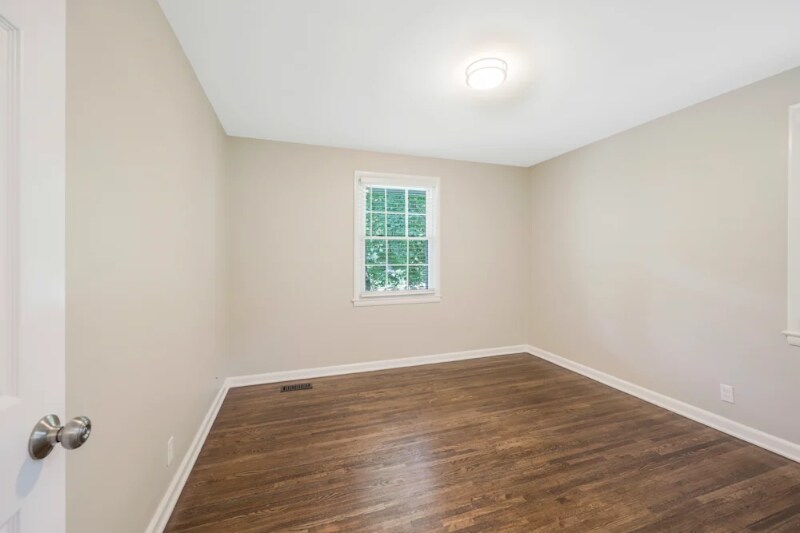 Building Photo - 606 Durrett Dr