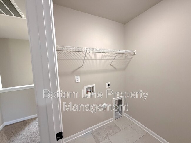 Building Photo - 9016 Stoney Waters Ct