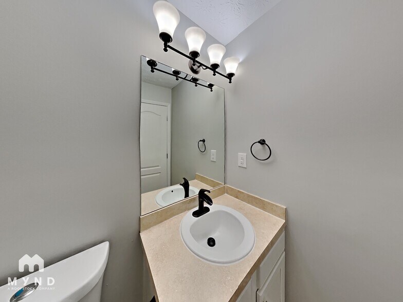Building Photo - 316 Eleanor Dr