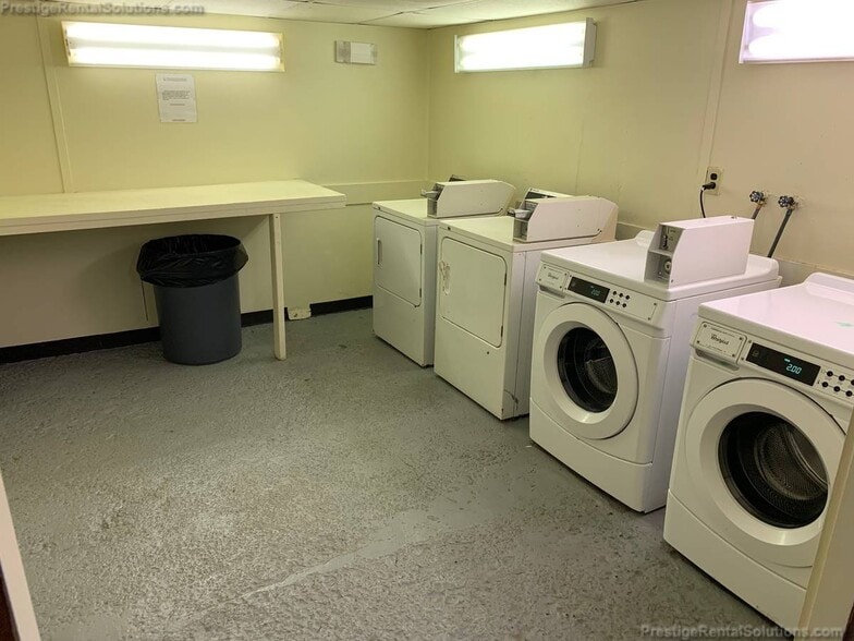 Building Photo - 266 Chestnut Hill Ave