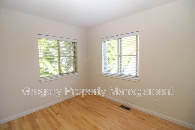 Building Photo - 15720 NE 95th Way