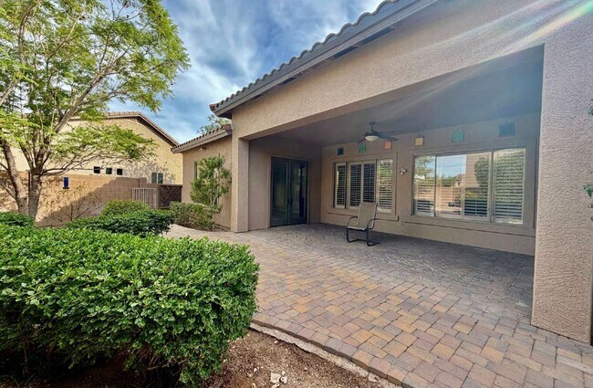 Building Photo - 5916 W Fetlock Trail