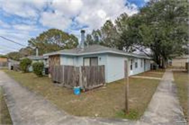 Building Photo - 455 Stara Cir