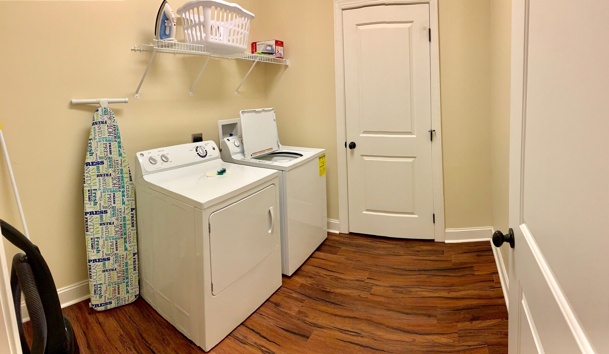 Building Photo - 107 Trescott Ln