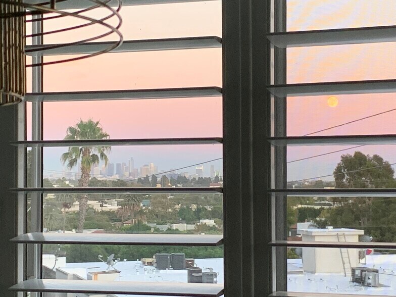Sunset pinks and blues from dining room area - 8530 Holloway Dr