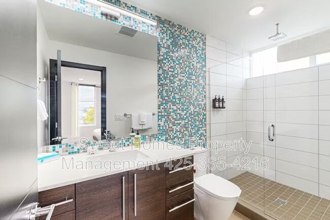 Building Photo - 9219 Linden Ave N