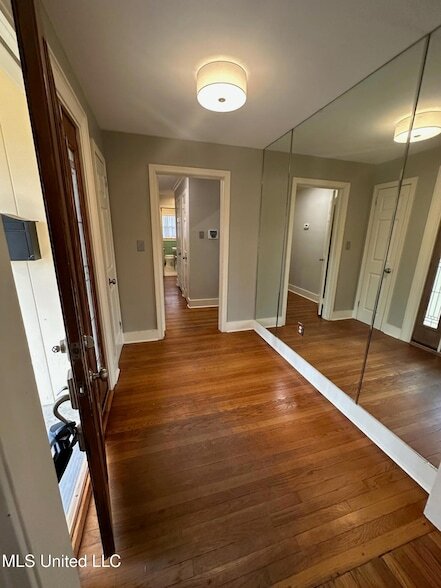 Building Photo - 3564 Cowan Pl