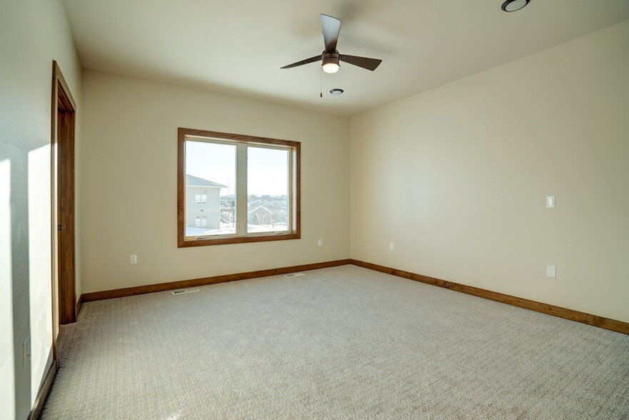 Primary Bedroom - 223 Westmorland Dr