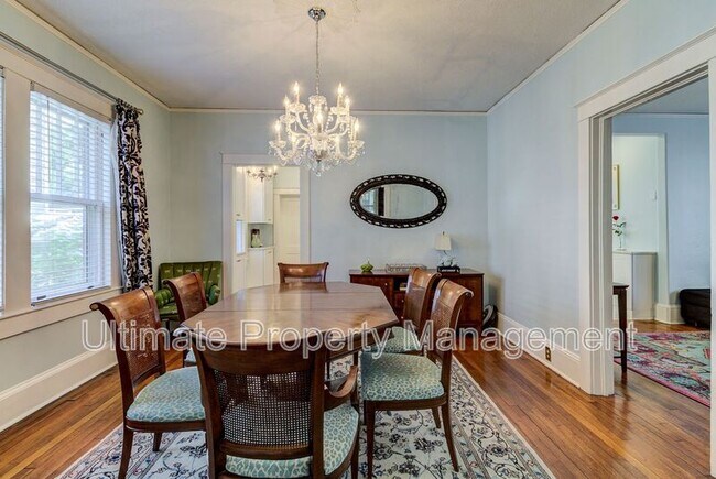 Building Photo - 206 Nun St