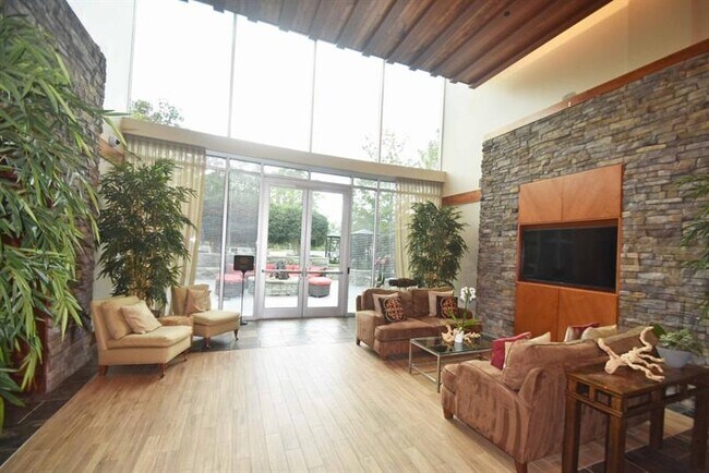 Building Photo - 3300 Windy Ridge Pkwy SE