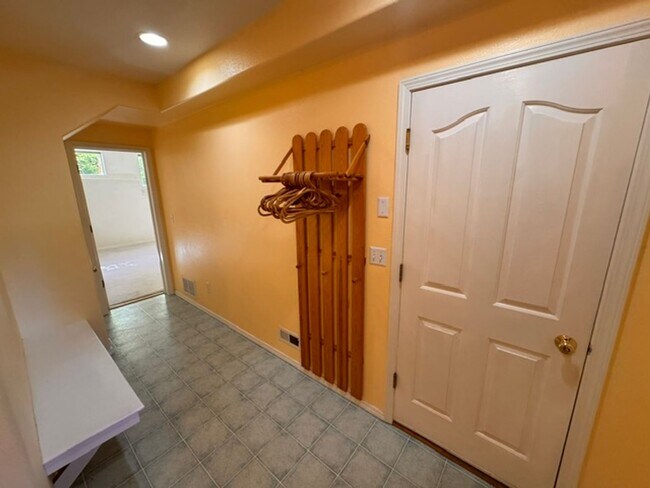 Building Photo - 10100 Zermatt Cir