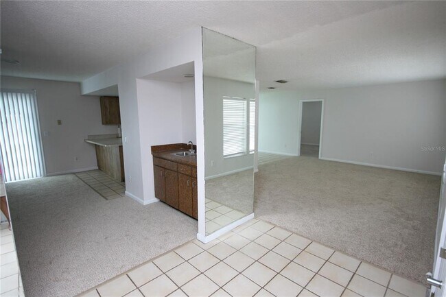 Building Photo - 17839 Sunrise Dr
