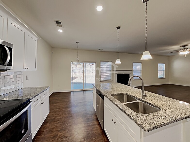 Building Photo - 257 Makenna Dr