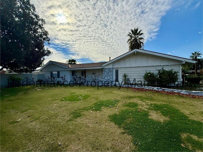 Building Photo - Stunning 3 Bed/2.5 Bath + Shop w/ Resident Benefits Package & $0 Security Deposit Option