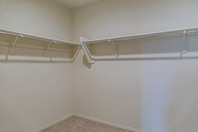 Building Photo - 12640 N Wildrose Dr