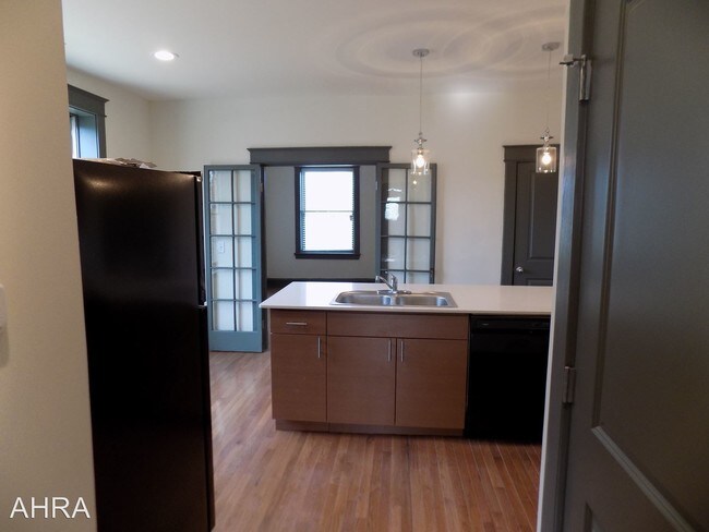 Building Photo - 4144 De Tonty St
