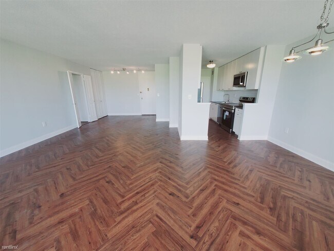 Building Photo - 1 br, 1 bath Condo - Hayes House