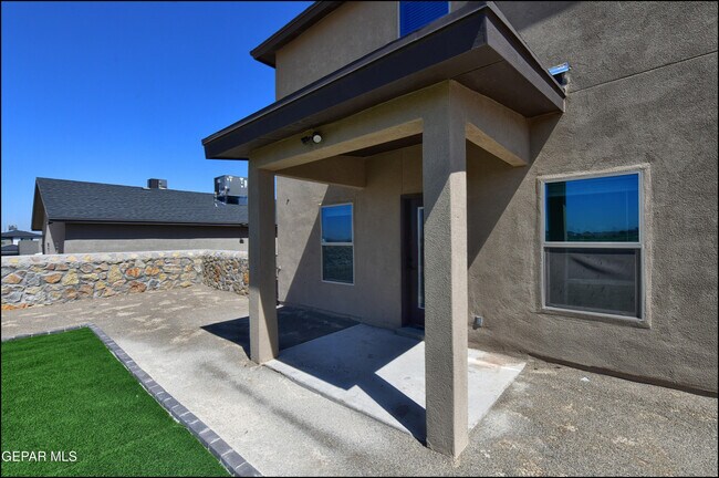 Building Photo - 516 Logwood Ave
